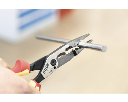 Wiha logotyp. En kombinationstång klipper av en metalltråd.