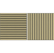 Två träpaneler med olika avstånd mellan ribborna för väggbeklädnad