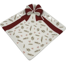 Fyrkantig porslinstallrik med presentbands- och rosettmotiv