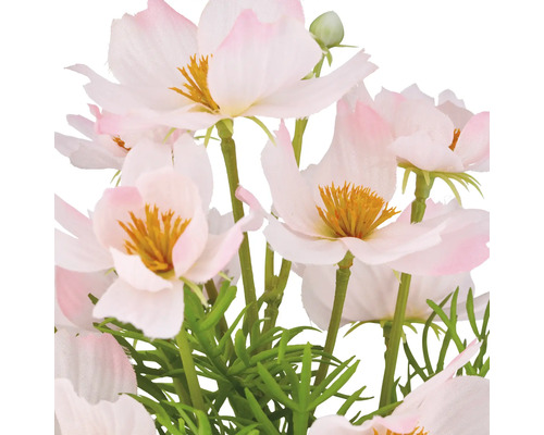 Dekorativa konstgjorda blommor med delikata, vita blommor