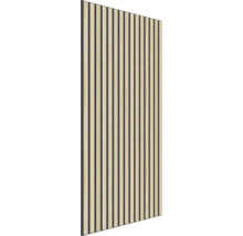 Träpanel med ljusa träribbor och mörka akustiska tygremsor