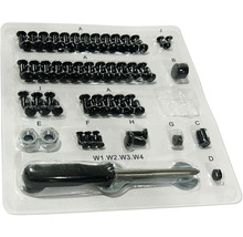 Sortiment med skruvar, muttrar och en skruvmejsel i en transparent plastförpackning.