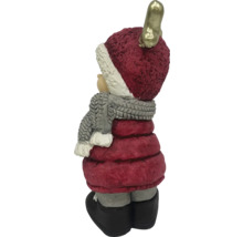 Dekorativ tomtefigur med mössa och halsduk