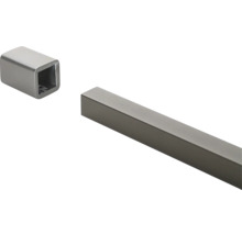 Fyrkantrör av metall med ändstycke