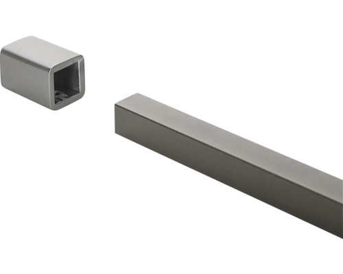 Fyrkantrör av metall med ändstycke