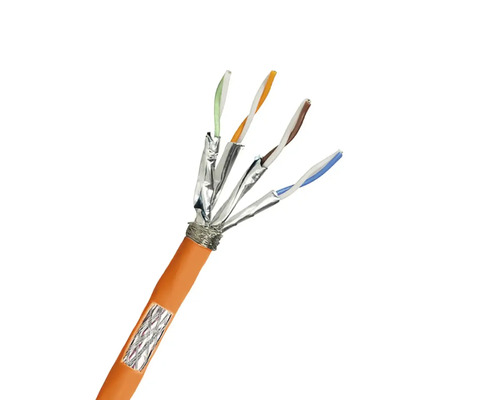 Nätverkskabel Cat7 Simplex Dca S/FTP 100m Närbild av en orange datakabel med färgkodade ledare och skärmning