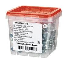 Träskruvar i transparent plastlåda med lock