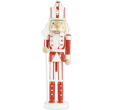 Dekorativ nötknäppare av trä