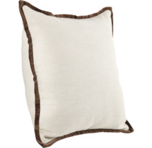 Prydnadskudde med brunt snöre