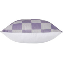 Kudde med schackrutigt mönster