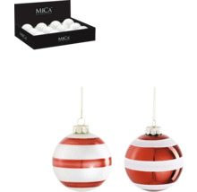 Julgranskulor med randigt mönster och kartong med vita kulor