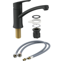 Köksblandare i svart med monteringsdelar och anslutningsslangar