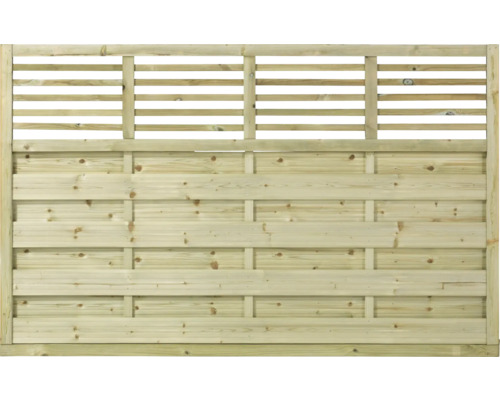 Trästaket med ribbor och stängt insynsskydd