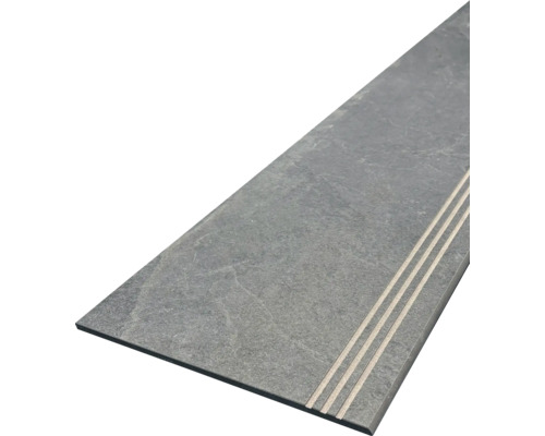 Trappsteg av sten med spår