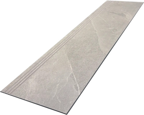 Grå klinker med halkskyddskant för trappor