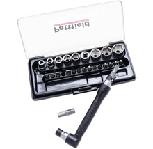 Hylsnyckelsats med hylsor och skruvmejselbits i en plastlåda