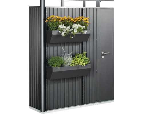 Trädgårdsskåp med blomlådor och plantering
