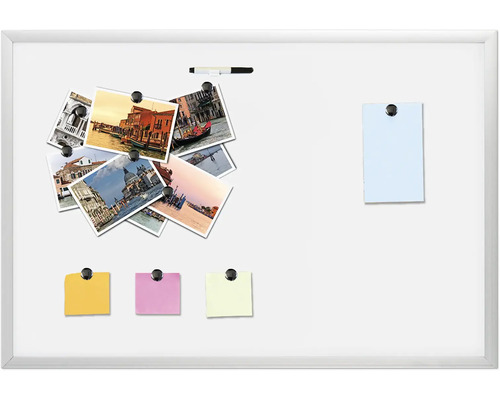 Magnetisk tavla med foton, anteckningar och penna