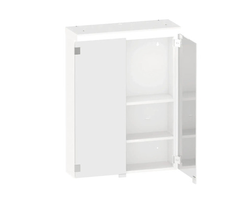 Vitt spegelskåp med två hyllor och en öppen dörr.