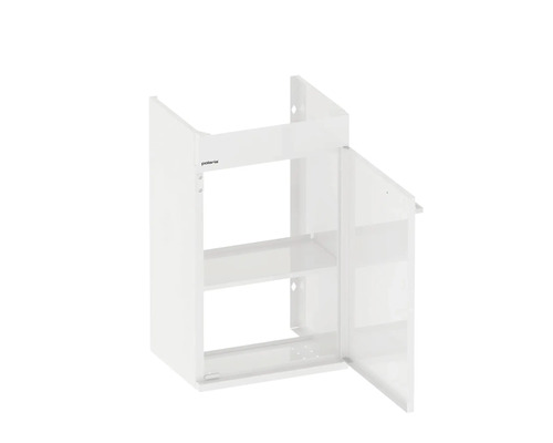 Öppet badrumsskåp med hyllor