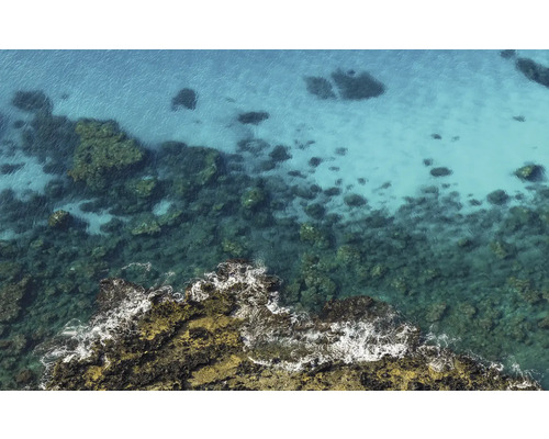 Flygfoto av klippor i havet