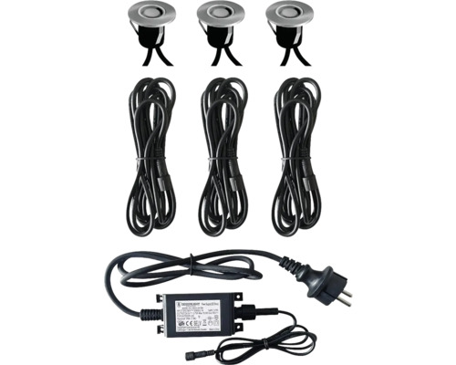 Set med tre infällda markspotlights, kablar och transformator för utomhusbruk