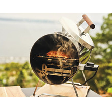 Grill med mat utomhus