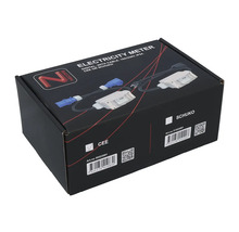 Förpackning av en digital elmätare med kabel för CEE eller Schuko