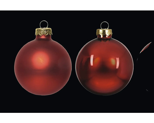 Två röda julgranskulor
