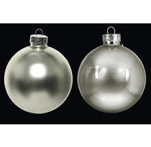 Två julgranskulor