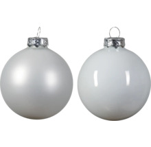 Två julgranskulor