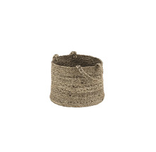 Dekorativ korg av naturfiber