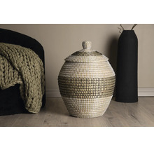 Flätad korg med lock som dekorativt förvaringselement