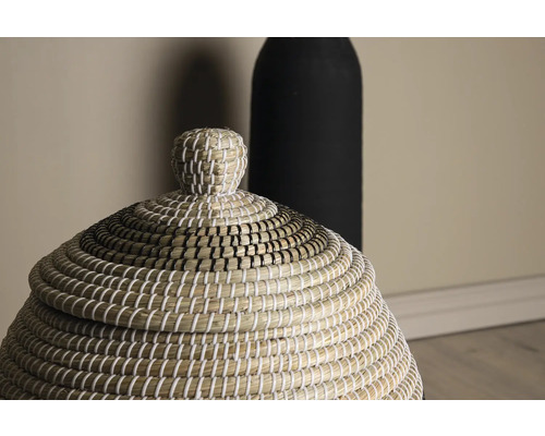 Flätad korg med lock för förvaring