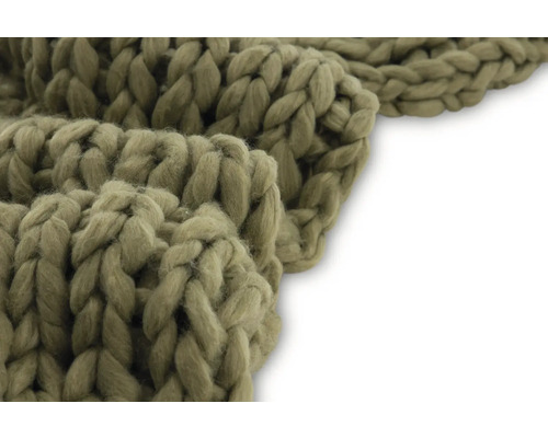 Grovstickad pläd av ull