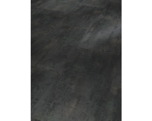 Lagt vinylgolv med stenmönster