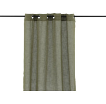 Gardin med öljetter för upphängning på en gardinstång