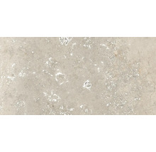 Närbild av en travertinplatta