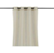 Gardin med öljetter upphängd på en gardinstång