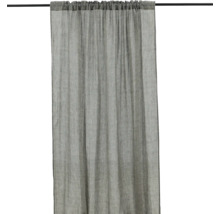 Gardin med rynkbandsupphängning på en gardinstång