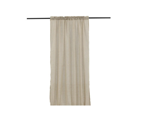 Gardin med kanal på en gardinstång