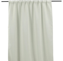 Gardin med rynkbandsupphängning på en gardinstång