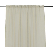 Gardin av tyg med öglor på en gardinstång