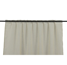 Gardin med rynkbandsupphängning på en gardinstång