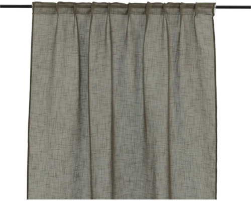 Gardin med veckbandsupphängning på en gardinstång