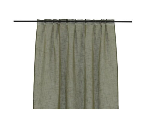 Gardin med rynkbandsupphängning på en stång