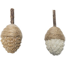 Två dekorativa ekollon med juteskydd och träskaft