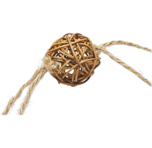 Dekorativ boll av rotting med snöre