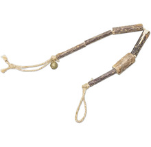 Två hjortpenisar med snöre och klocka