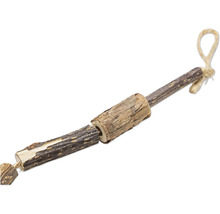 Leksak för gnagare av trä med upphängning